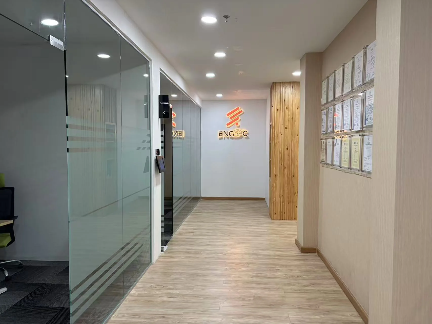ENGDC 办公走廊